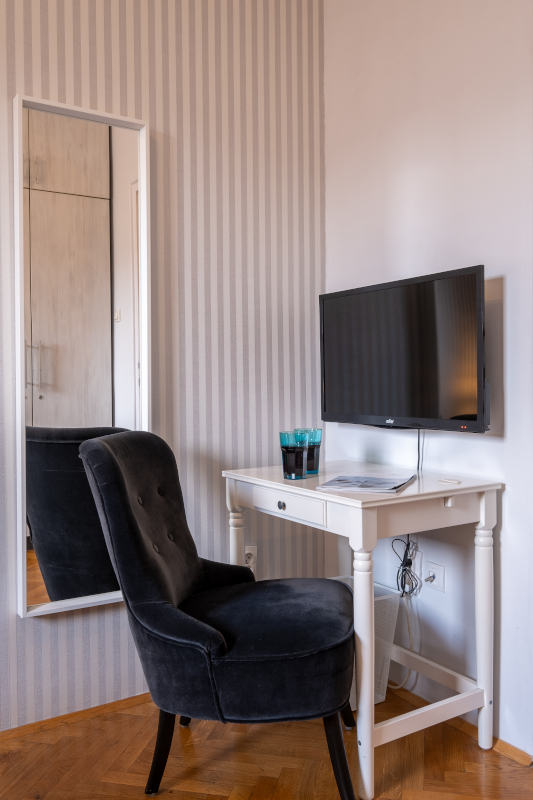 R3-3
